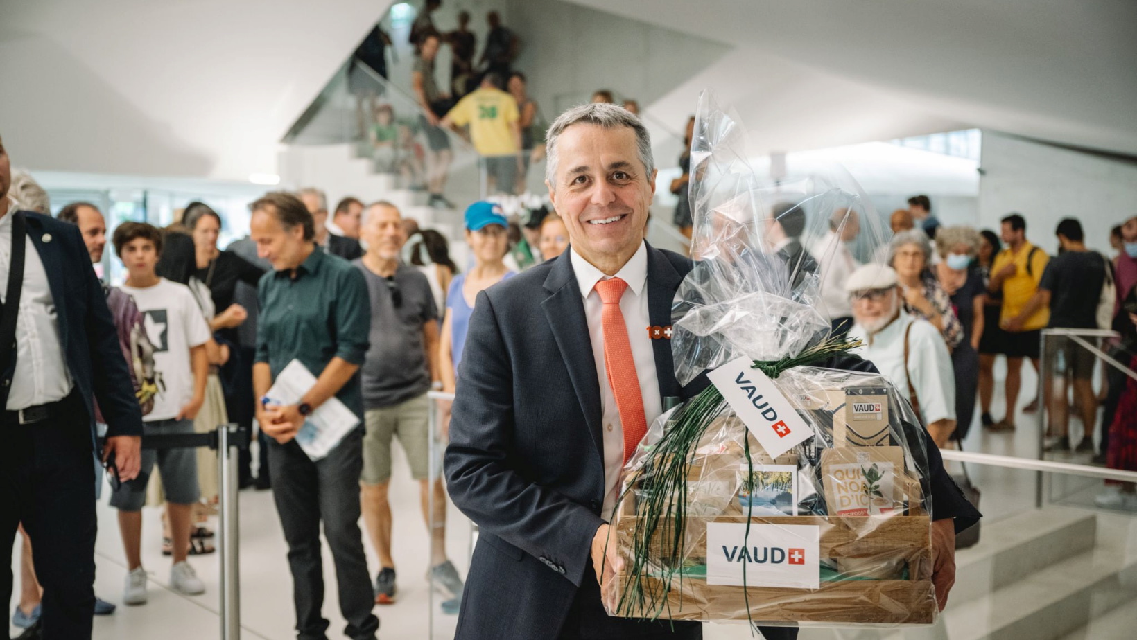 Ignazio Cassis, Président de la Confédération Suisse en visite à Lausanne avec des produits VAUD+